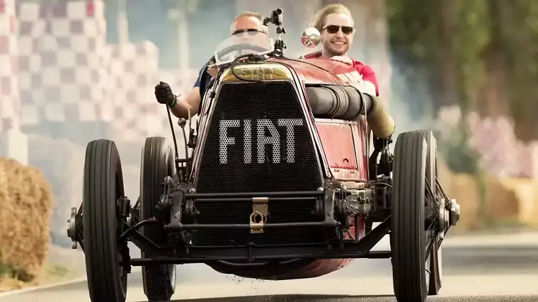 Vista frontale della Fiat Mefistofele lanciata a velocità su strada, con il logo FIAT sulla griglia del radiatore.